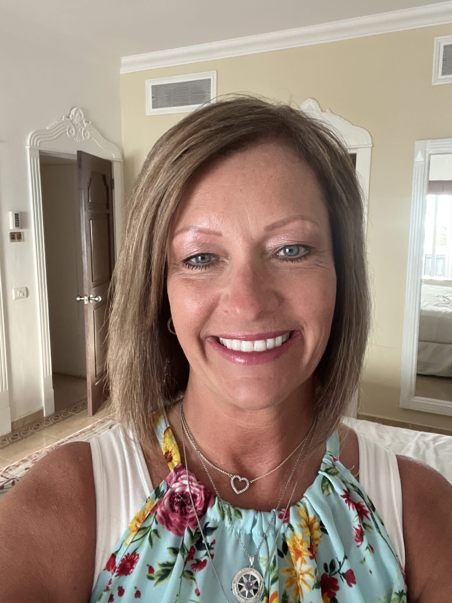 Cruise Brothers Travel Agent Tara Smith